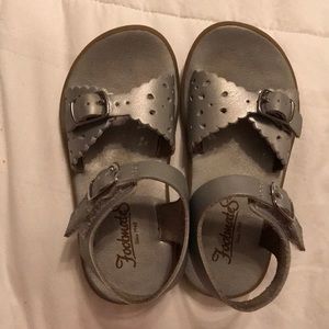 Footmates silver sandal. Size 8.